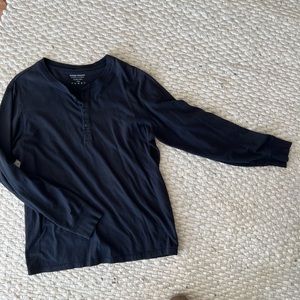 Richer Poorer Black Henley. Size L GUC